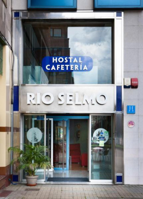 Отель Hostal RIO SELMO  Понферрада